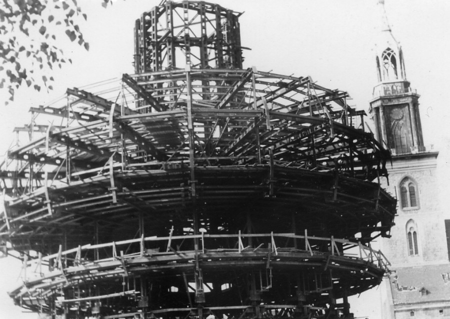 bau-der-kugel-des-fernsehturm