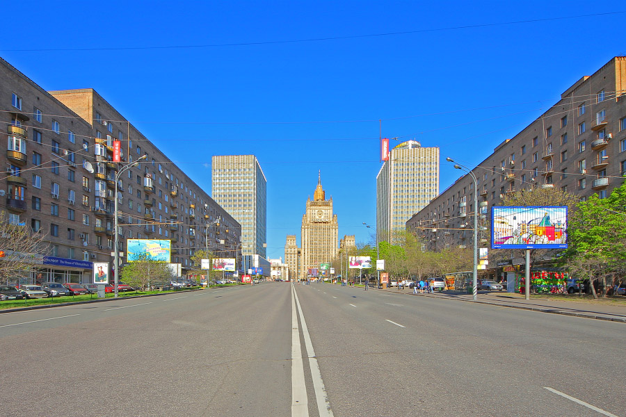 Smolenskaya_9may_without_cars-web