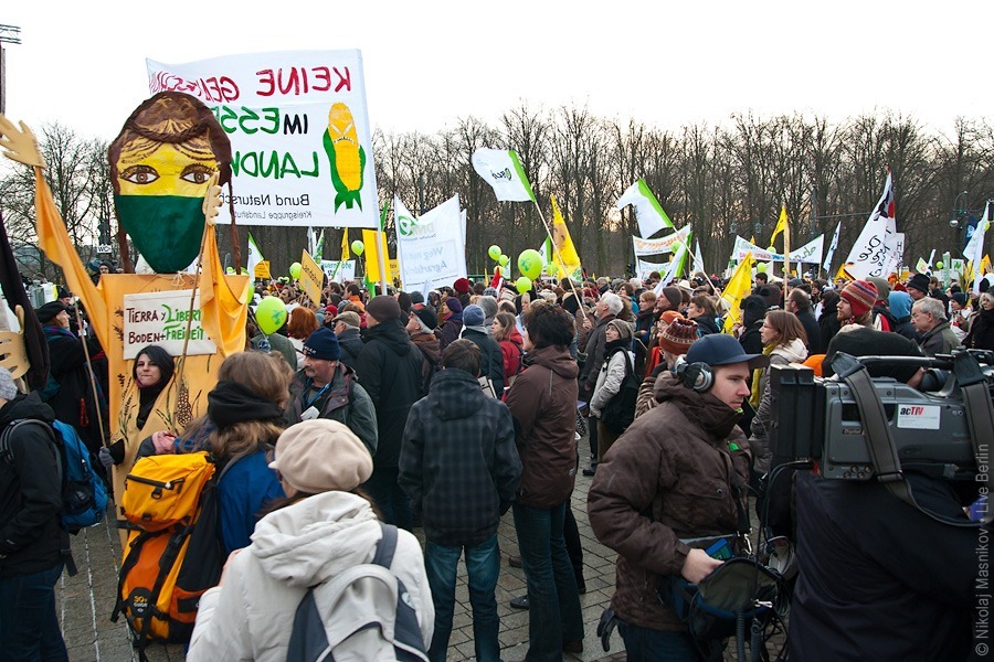 1. Демонстрация против ГМП