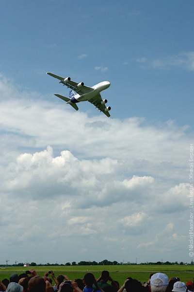 Airbus A380 на&nbsp;авиа-шоу ILA 2010
