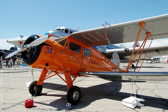Waco YKS-6 Ikarus на&nbsp; авиа-шоу ILA 2010
